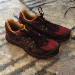 Men’s gel scram red black and yellow size 13 men’s runners